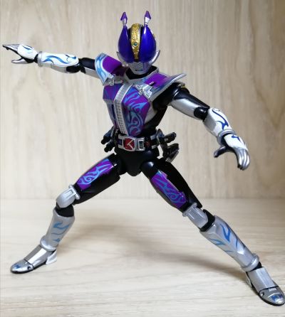 S.H.Figuarts 假面骑士：电王 假面骑士电王 圣剑形态 -20假面骑士踢/平成二十骑士纪念版-