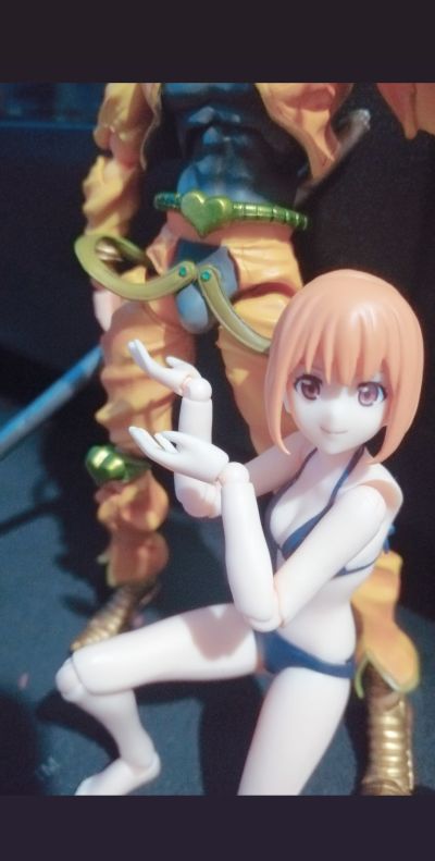 figma#416 原创角色 泳装女孩 Emily