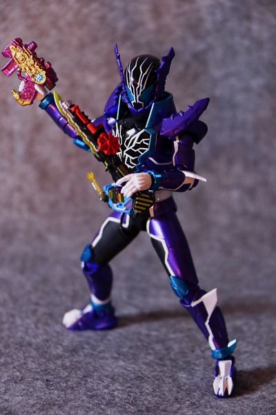 S.H.Figuarts 假面骑士：创骑 假面骑士恶霸