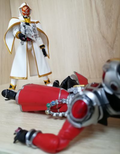 S.H.フィギュアーツ 白色魔法使 （魂ウェブ限定）