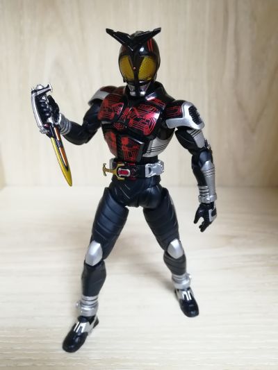 S.H.Figuarts（真骨雕制法） 假面骑士甲斗王 假面骑士暗黑甲斗王