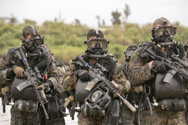 DAMTOYS 78055 1/6 USMC陆战队 武力侦察战斗潜水员 林地迷彩版
