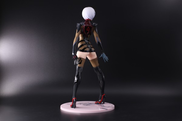 EVA新剧场版：Q 绫波丽 EVANGELION STORE 限定版