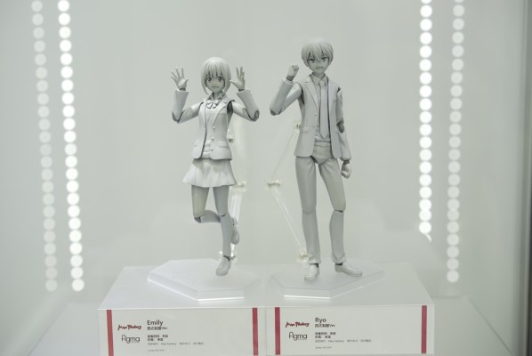 figma#448 原创角色  Emily 西式制服ver.