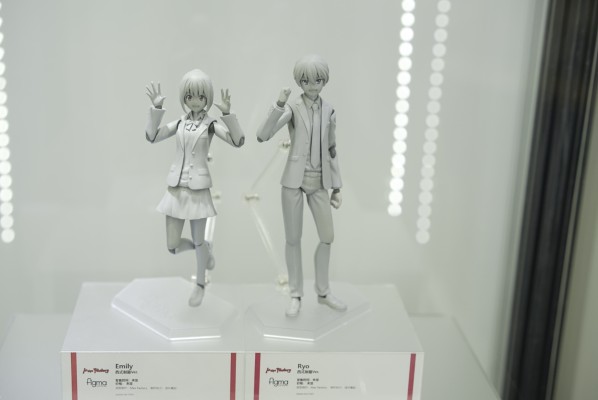 figma#448 原创角色  Emily 西式制服ver.