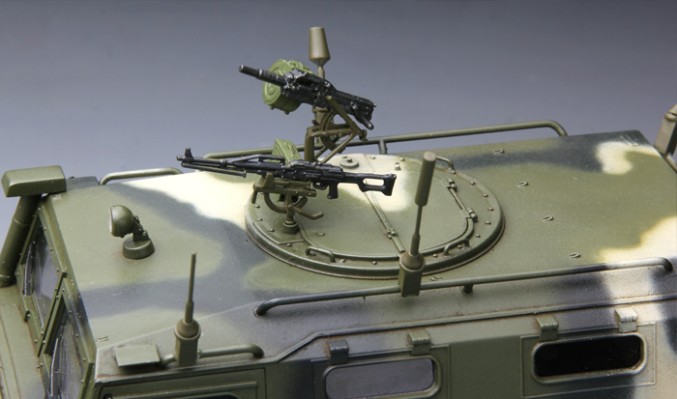 1/35 俄罗斯 GAZ-233014 STS “虎”式高机动装甲车