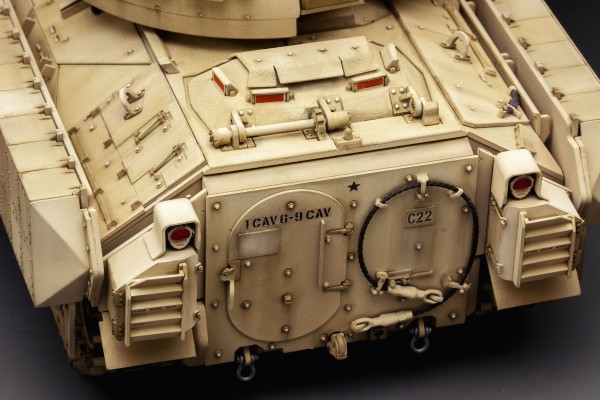 1/35 美国M3A3“布雷德利”BUSK III骑兵战车