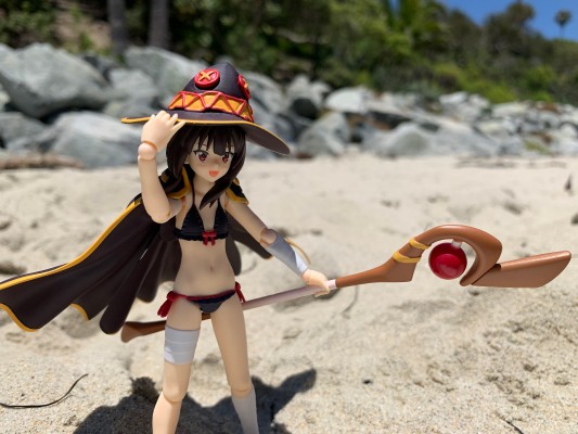 figma EX-056 为美好的世界献上祝福！2 惠惠 泳装ver.