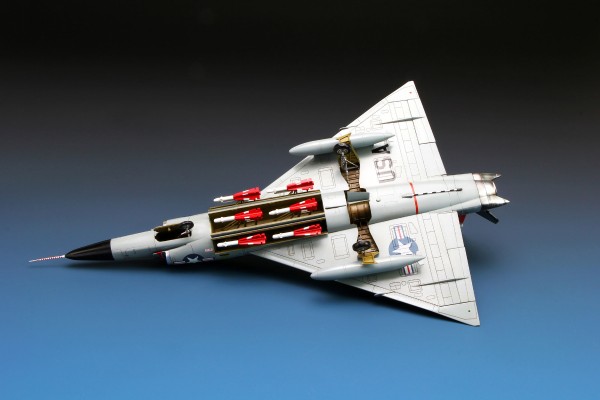 1/72 美国 F-102A “三角剑”截击机