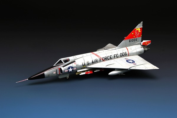 1/72 美国 F-102A “三角剑”截击机