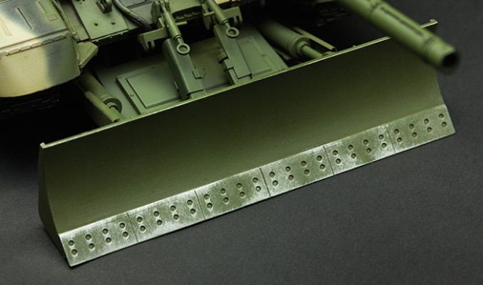 1/35 俄罗斯T-90主战坦克带TBS-86推土铲