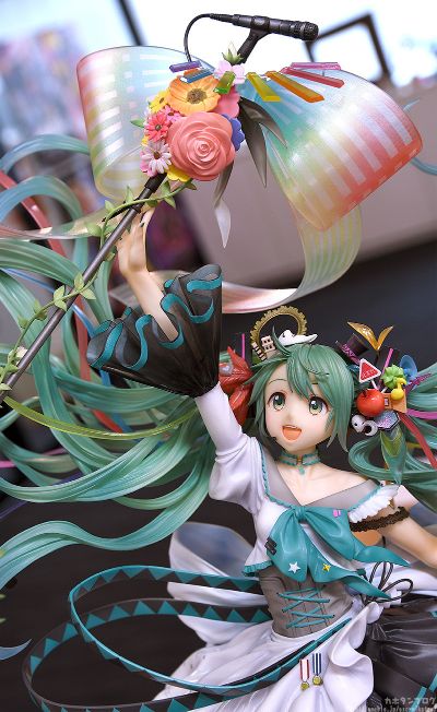 初音未来 纪念服饰（10周年绘图比赛大赏）