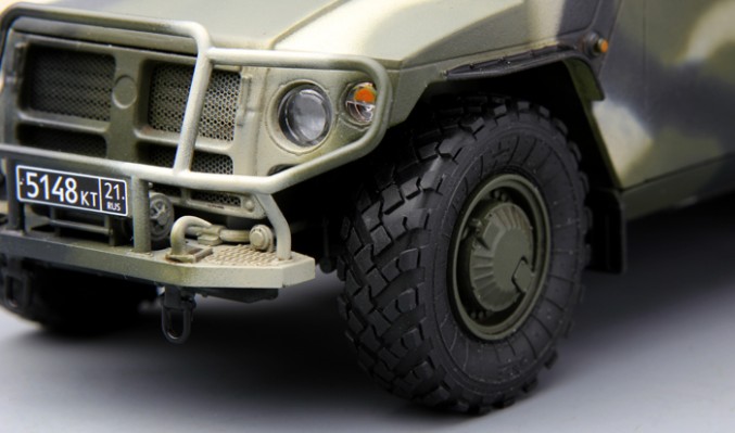 1/35 俄罗斯 GAZ-233014 STS “虎”式高机动装甲车
