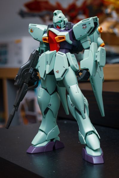 HG 1/144  EB-05s 机动战士高达 铁血的奥尔芬斯 施瓦尔贝·格雷兹（麦克吉利斯专用机）