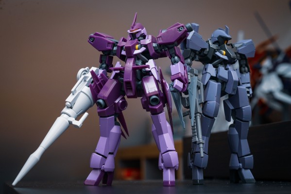 HG 1/144  EB-05s 机动战士高达 铁血的奥尔芬斯 施瓦尔贝·格雷兹（麦克吉利斯专用机）