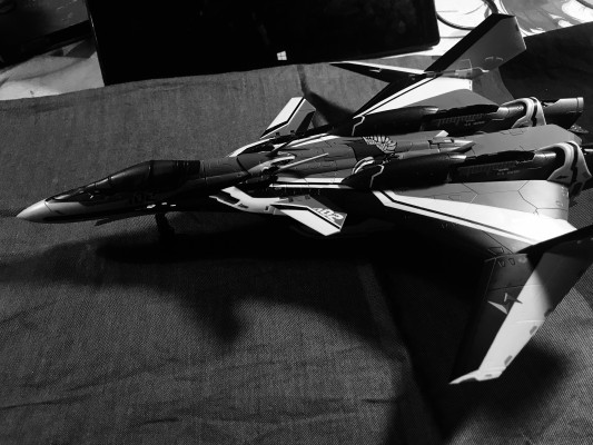 DX超合金 剧场版超时空要塞Δ 激情的Walküre VF-31F 齐格菲（疾风·因梅尔曼／梅萨·伊雷菲尔特搭乘机）