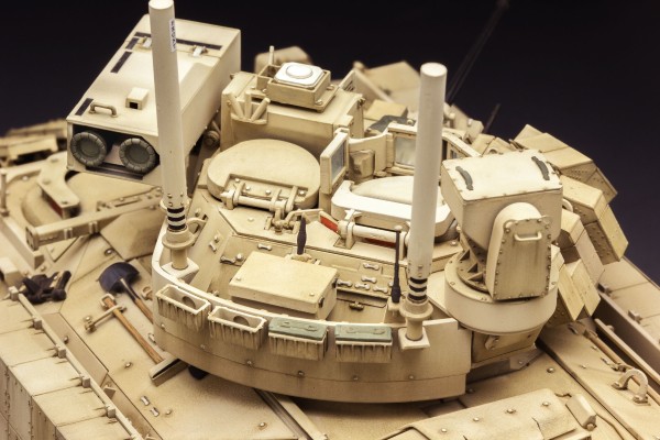 1/35 美国M3A3“布雷德利”BUSK III骑兵战车