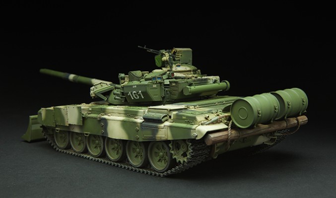 1/35 俄罗斯T-90主战坦克带TBS-86推土铲