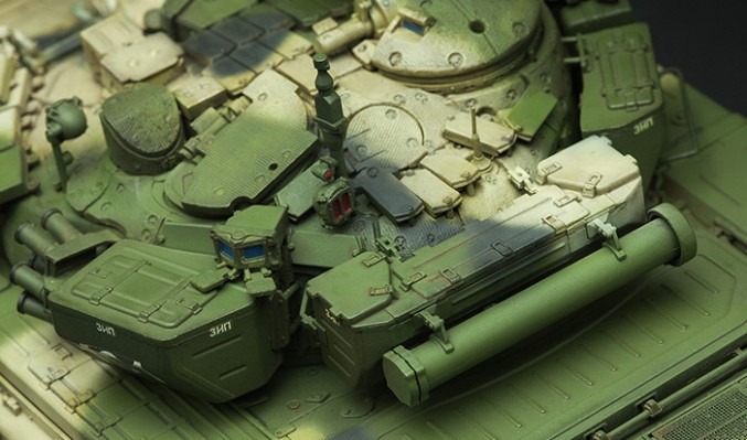 1/35 俄罗斯T-90主战坦克带TBS-86推土铲