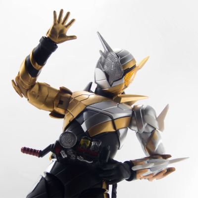 S.H.Figuarts 假面骑士创骑 假面骑士创骑 试验形态  （兔子巨龙形态）