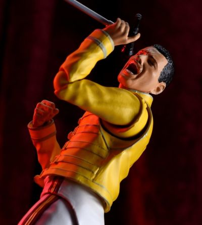 S.H.Figuarts 皇后乐队 佛莱迪·摩克瑞《Live At Wembley Stadium》