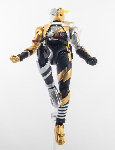 S.H.Figuarts 假面骑士创骑 假面骑士创骑 试验形态  （兔子巨龙形态）