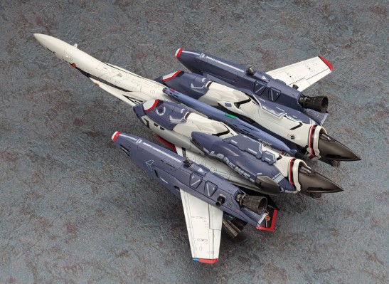 超时空要塞F 1/72 VF-25F/S Super 弥赛亚