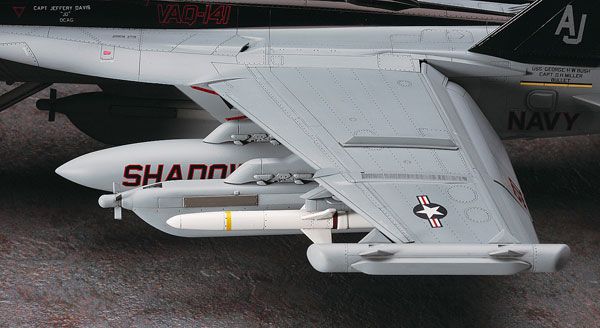 1/48 美国 EA-18G电子战机 咆哮者