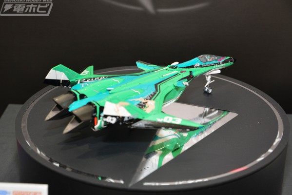 1/72 VF‐31E 齐格飞(Siegfried) “蕾娜・普劳拉配色” 剧场版Macross Δ