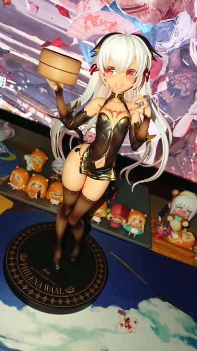 大褐色时代 褐色旗袍娘 菲琳娜·瓦尔