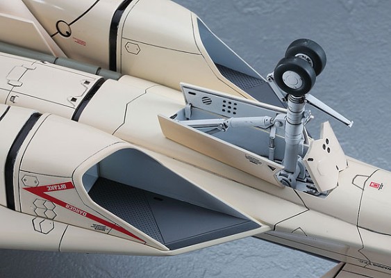 Macross Plus 1/48 YF-19 