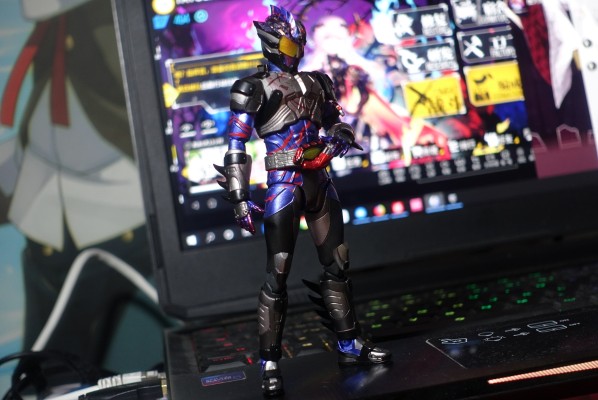 S.H.Figuarts 假面骑士：亚马逊战士 第二季 假面骑士亚马逊·尼奥/新种亚马逊 Amazon限定版