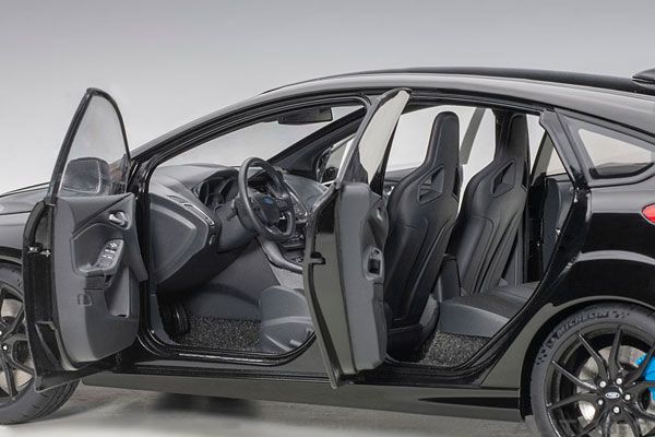 1/18 AUTOart・复合材料模型 福特 RS (黑)