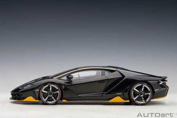 1/18 兰博基尼 Centenario (碳黑色主色/黄色强调色)