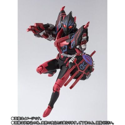 S.H.Figuarts 奥特银河格斗 新生代英雄 黑暗艾克斯奥特曼+黑暗哥莫拉装甲
