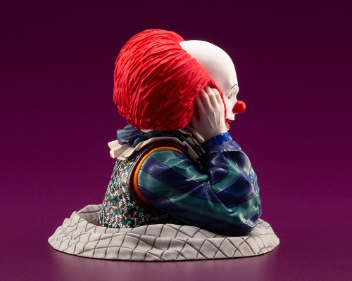 ARTFX Statue It1990 Pennywise 