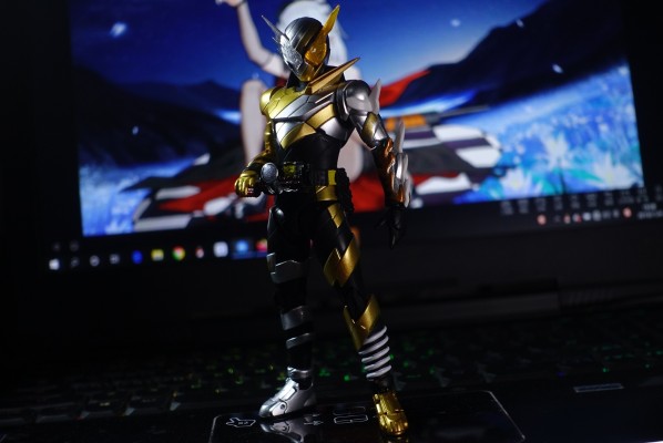 S.H.Figuarts 假面骑士创骑 假面骑士创骑 试验形态  （兔子巨龙形态）