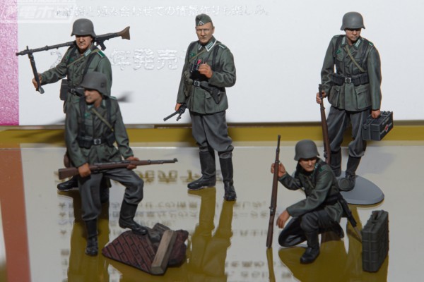 35371 1/35 军用微型系列 德国步兵套装(大战中期)