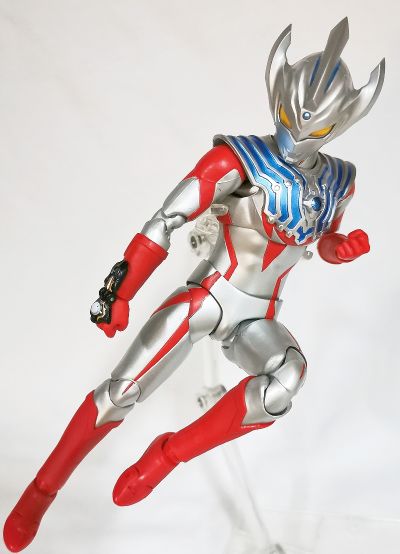 S.H.Figuarts 泰迦奥特曼 泰迦奥特曼
