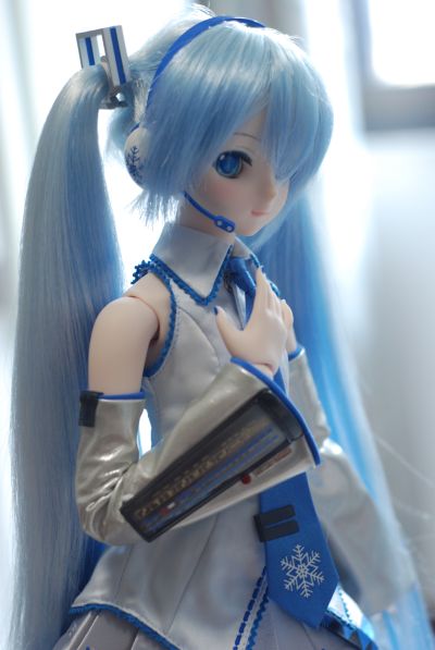 Dollfie Dream DD VOCALOID 初音未来 雪初音