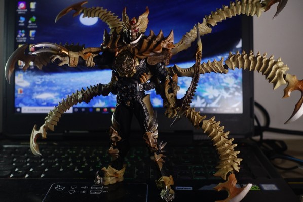 S.I.C. HERO SAGA 修卡首领-六重欧兹-