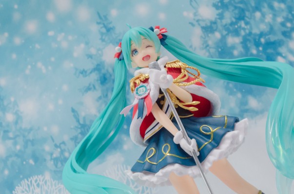 粘土人 #339b 初音未来 泳装Ver. 全家便利店 颜色