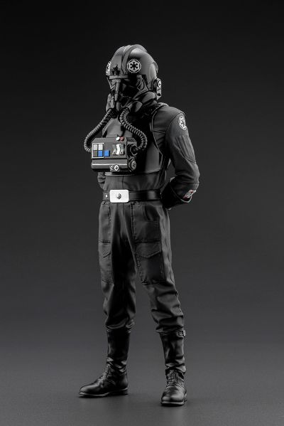 ARTFX+ 星球大战IV：新希望 钛战机驾驶员