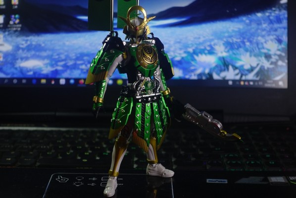 S.H.Figuarts 舞台剧 假面骑士斩月 -铠武外传- 假面骑士斩月 凯旋武装