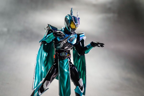 S.H.Figuarts 驰骑外传 假面骑士脑骑 假面骑士脑骑
