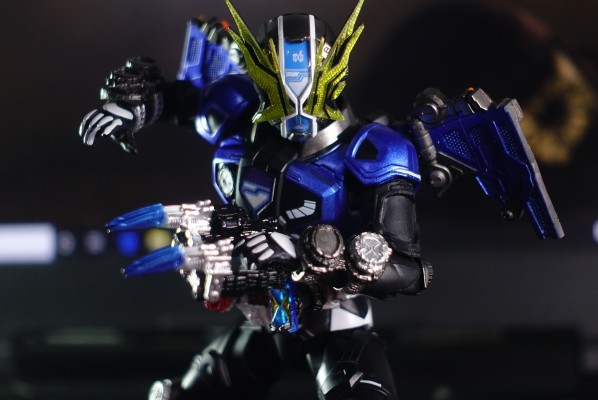 S.H.Figuarts 假面骑士：时王 假面骑士复活者盖茨 真正的救世主套装