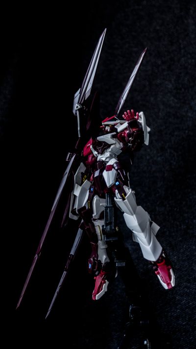 MG 1/100 机动战士高达SEED VS ASTRAY  MBF-P02KAI 异端高达红色机改