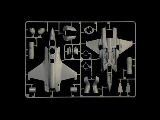 37192 1425 1/72 F-35B 闪电II