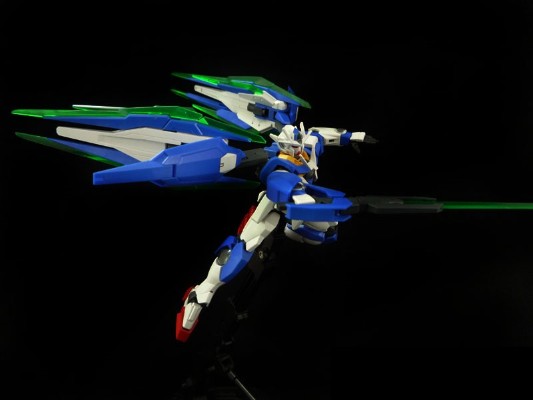 HG 机动战士高达00：先驱者的觉醒 量子型00高达