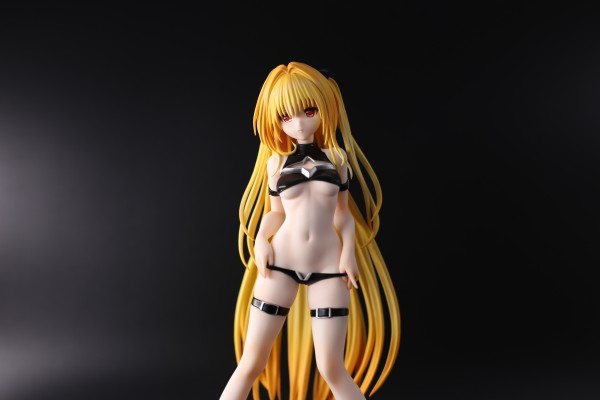 To LOVE Ru Darkness 金色暗影 泳装ver.